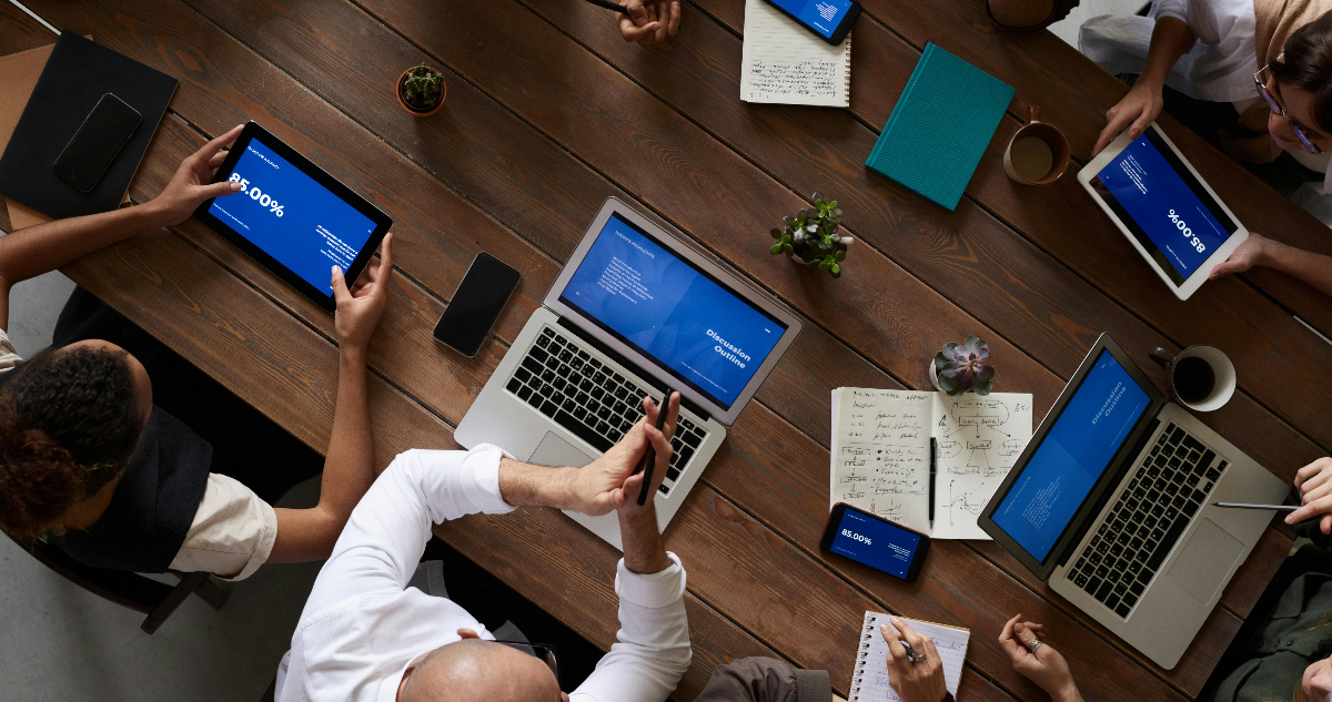 ¿Burbuja de la IA? Advierten que esta vez la obsesión de inversiones es distinta a la del Punto.com