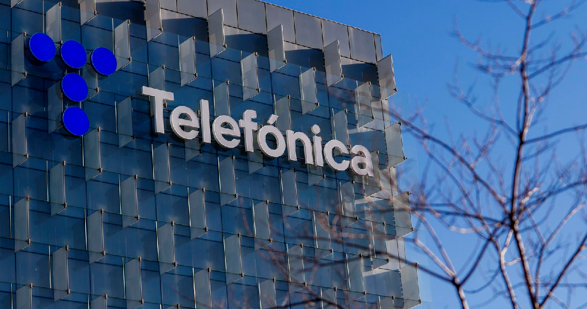 Telefónica reporta caída de ingresos en Hispanoamérica mientras afina su salida de varios países