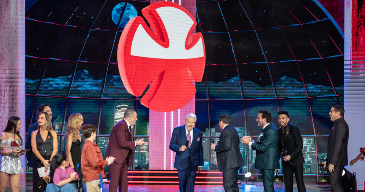 Fotografía de la Teletón y Don Francisco