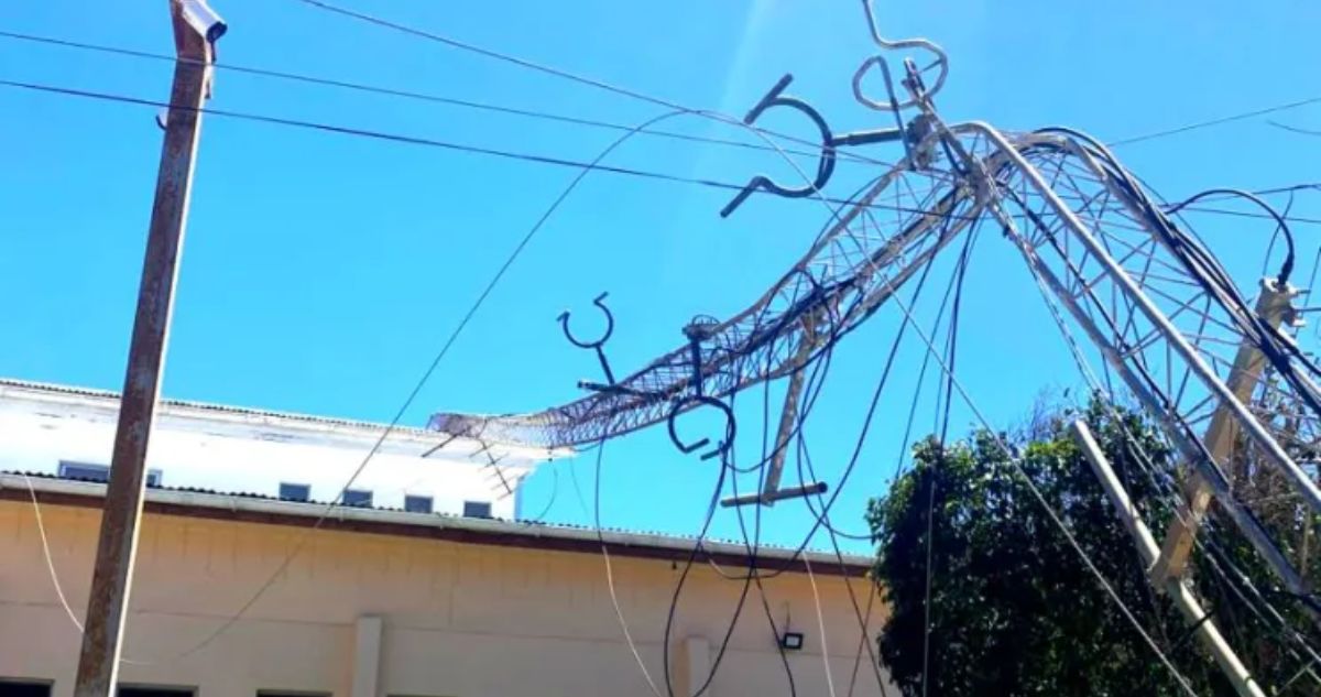 Una persona lesionada deja colapso de torre en cuartel de Bomberos de Ovalle