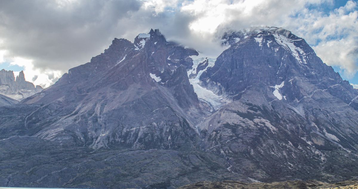 Aumentan a cinco los turistas fallecidos en tragedia de Torres del Paine: hay cuatro sobrevivientes
