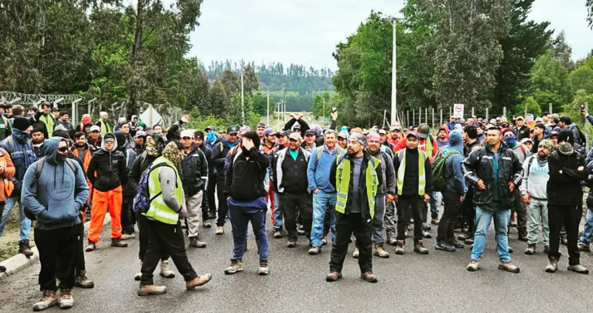 Trabajadores de Central Rucalhue se manifestaron en Los Ángeles por incumplimientos de empresa china