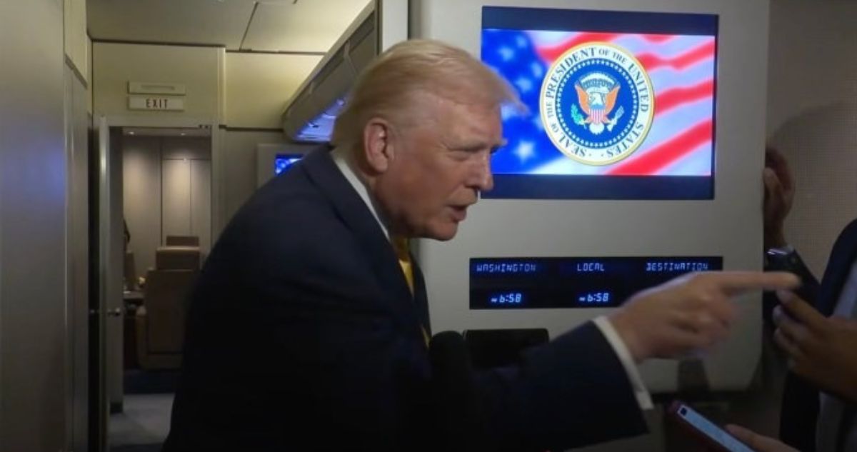 “Silencio, cerda”: Presidente Trump insulta y calla a reportera que preguntó por correos de Epstein