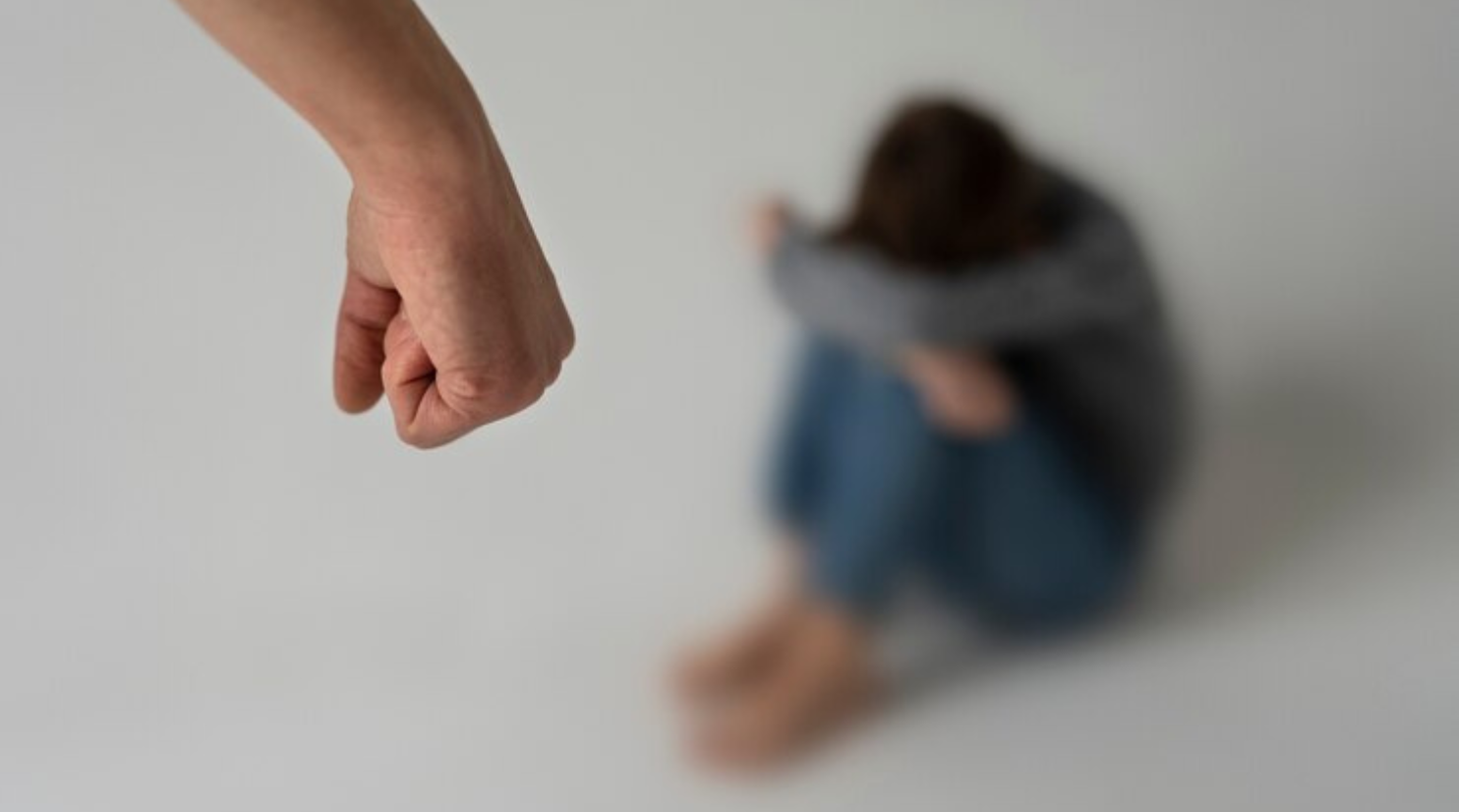 “Me hacía rezarle”: crudos relatos de víctimas de violencia y por qué es tan difícil romper el círculo