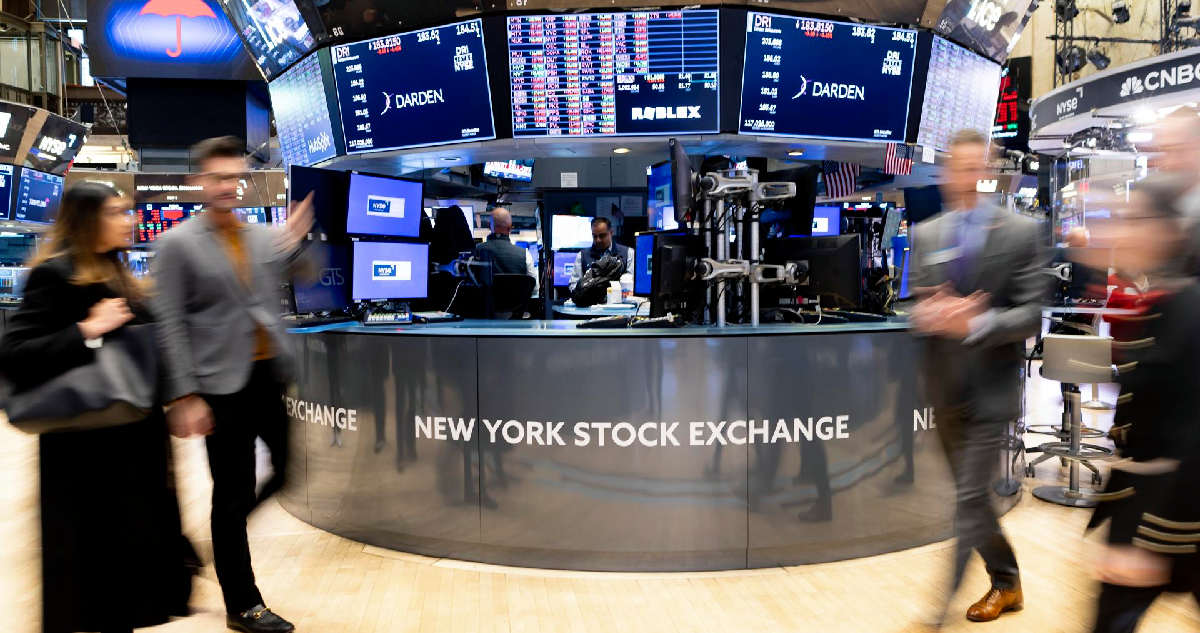 Wall Street abre en verde impulsado por matriz de Google: IPSA se mantiene lejos de los 10 mil puntos