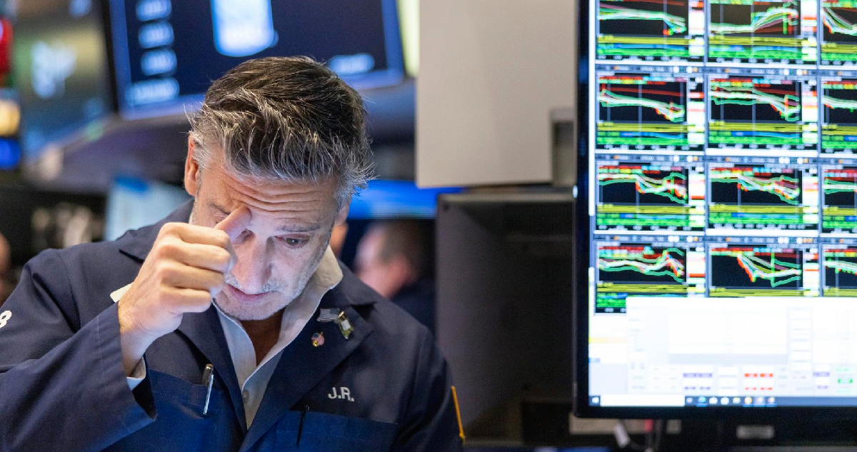 Wall Street se va a rojo tras datos de empleo: el “índice del miedo” sube a su mayor nivel desde abril