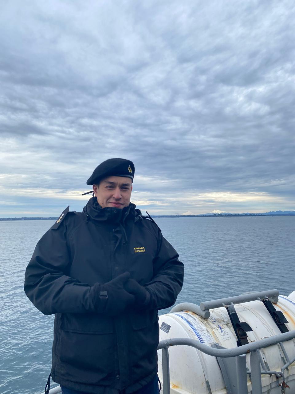 Escuela Naval tilda de no apto a joven que superó leucemia y no permite que se gradúe como oficial