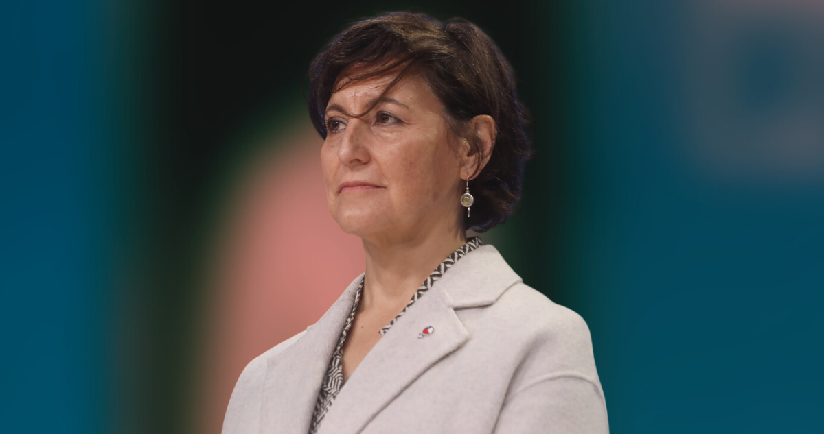 Contraloría le baja el pulgar a Minsal y frena maniobra para subir sueldo de la ministra Aguilera