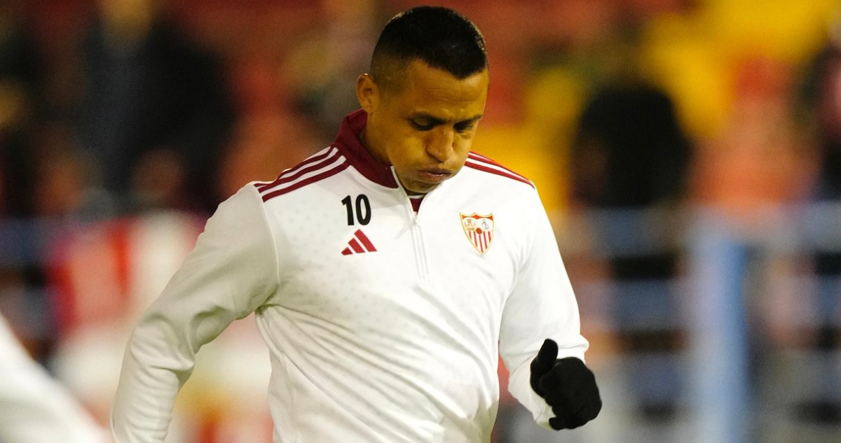 Alexis Sánchez en calentamiento del Sevilla