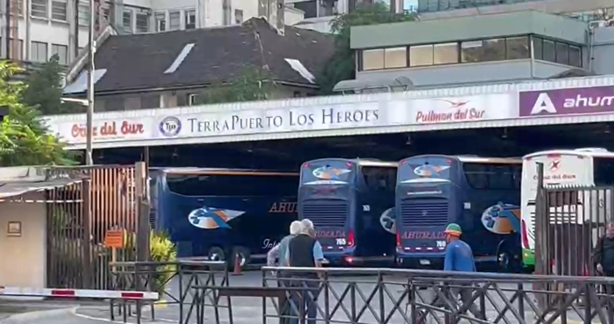 Asalto en Terminal Los Héroes: ladrones armados agreden a supervisora y roban más de $3 millones