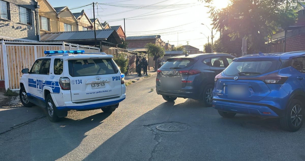 Asalto termina con delincuente baleado por un PDI en la RM: niños fueron encañonados por ladrones