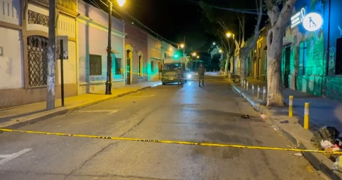 Hombre en riesgo vital tras ser baleado por un repartidor en scooter en pleno barrio Bellavista