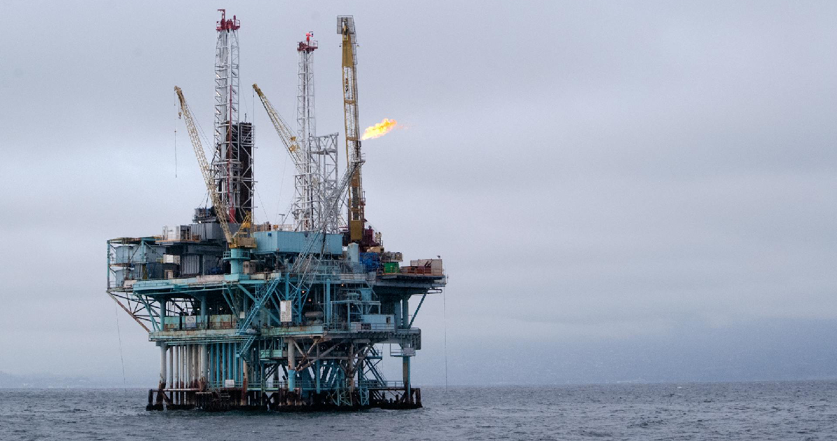 Barril de petróleo sube luego que Venezuela acusara a EEUU de querer robar sus reservas de crudo