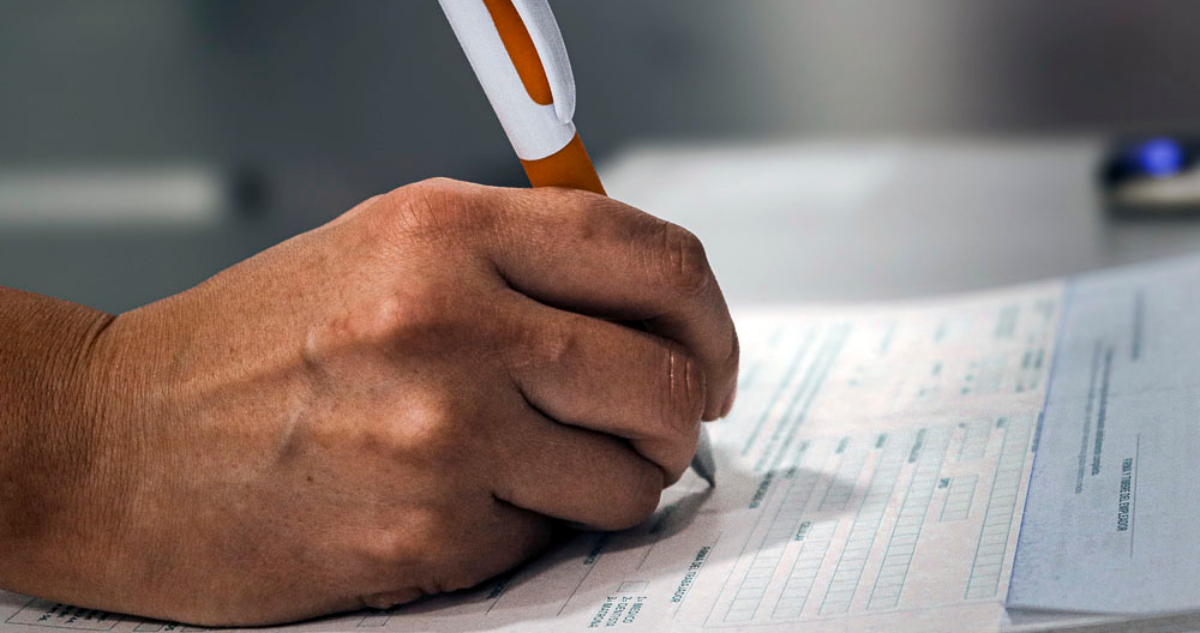 Cae nuevo médico extranjero acusado de emitir más de 3 mil licencias falsas a funcionarios públicos