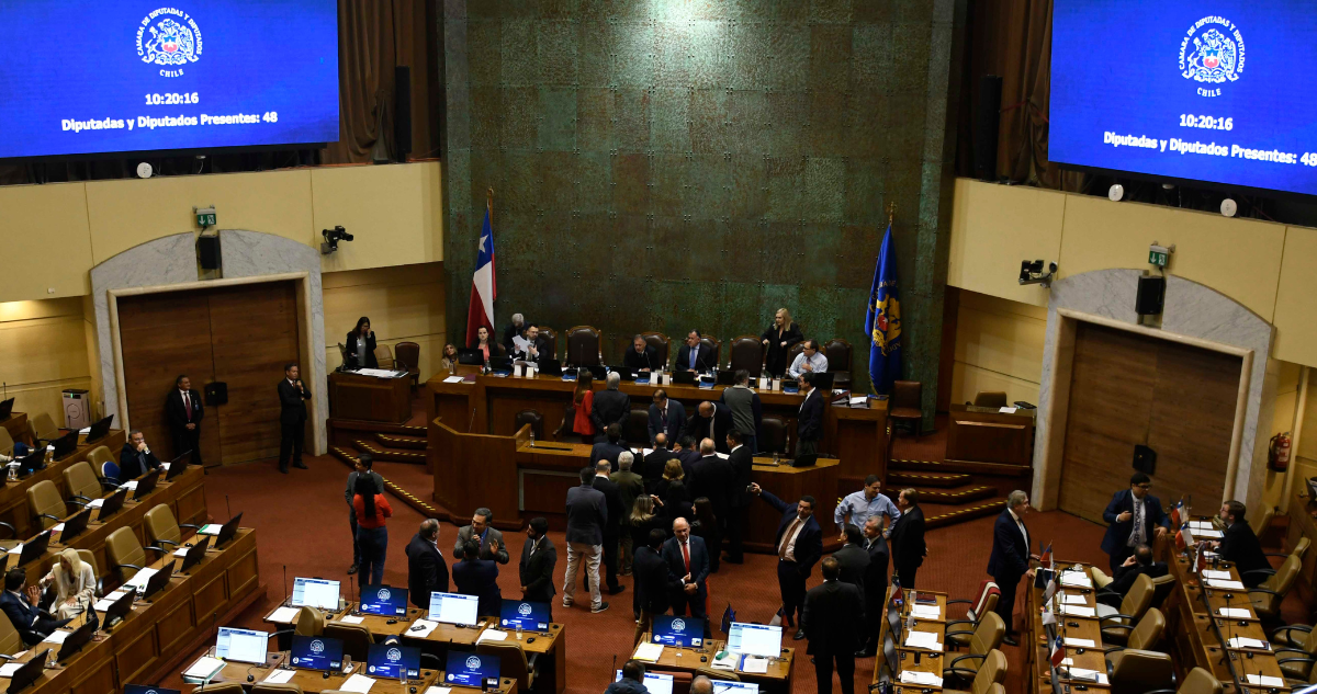 Esta es la lista completa de los diputados que SÍ fueron a la sesión de la Cámara este martes