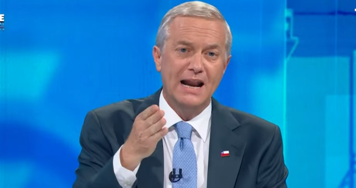 Kast quita relevancia a seguir o no siendo Republicano: Hace 4 años entregué la chapita republicana