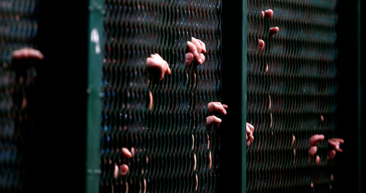 “330 internos vs 2 funcionarios”: Gendarmes denuncian intento de motín al interior de cárcel de Temuco