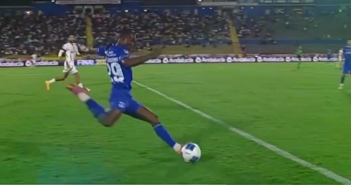 Universidad Católica amargó a Tiago Nunes: golazo de mitad de cancha impacta en final de Copa Ecuador