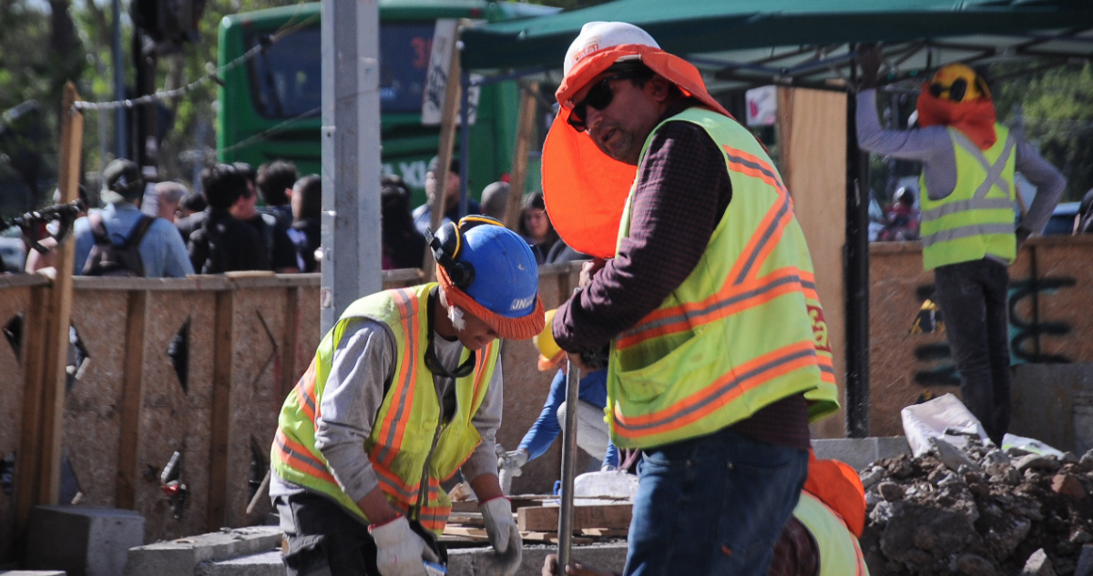Tras alerta roja por altas temperaturas en cinco regiones: CChC llama a reforzar medidas preventivas