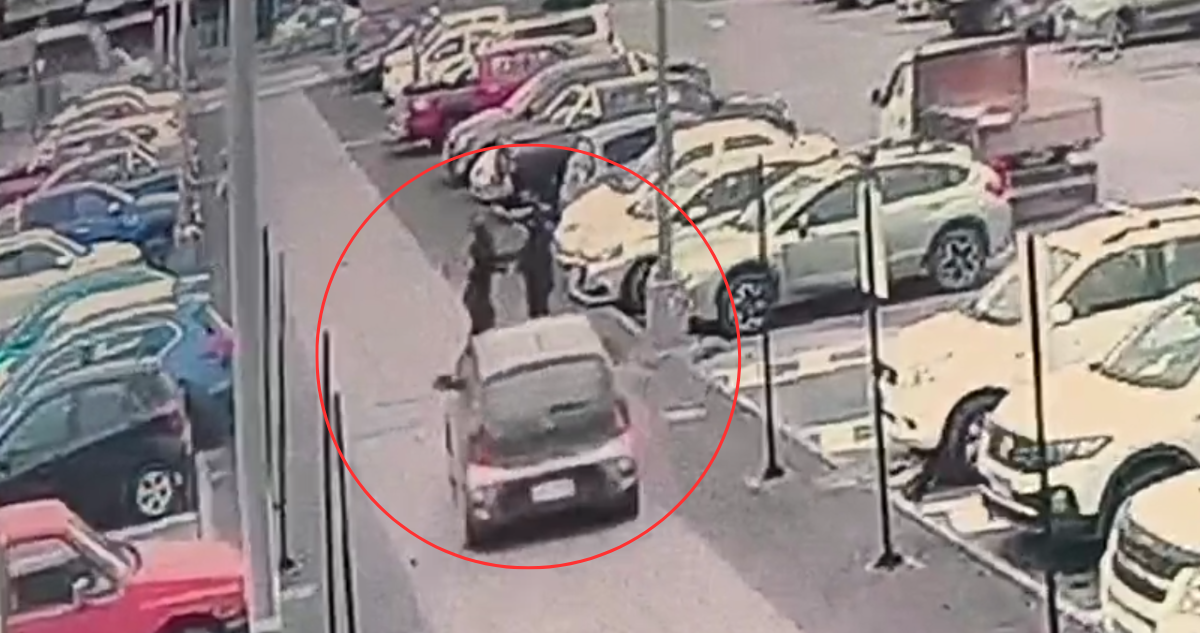 Impactante video muestra atropello de dos guardias de supermercado en Puerto Montt