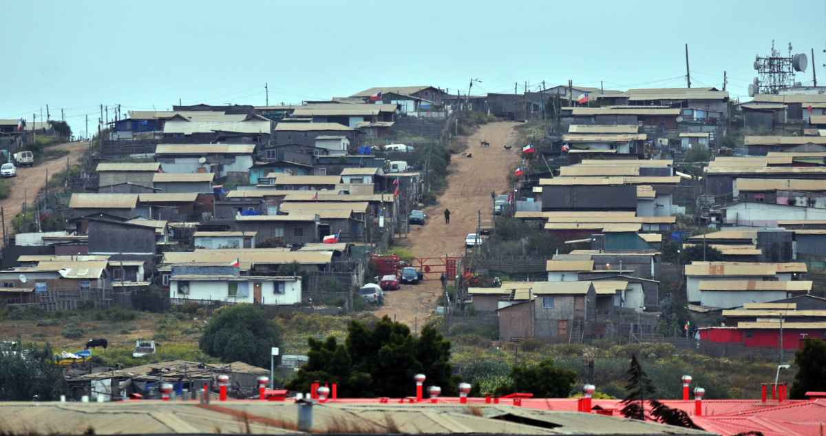 Gobierno confirma expropiación de parte de megatoma de San Antonio para proyecto habitacional