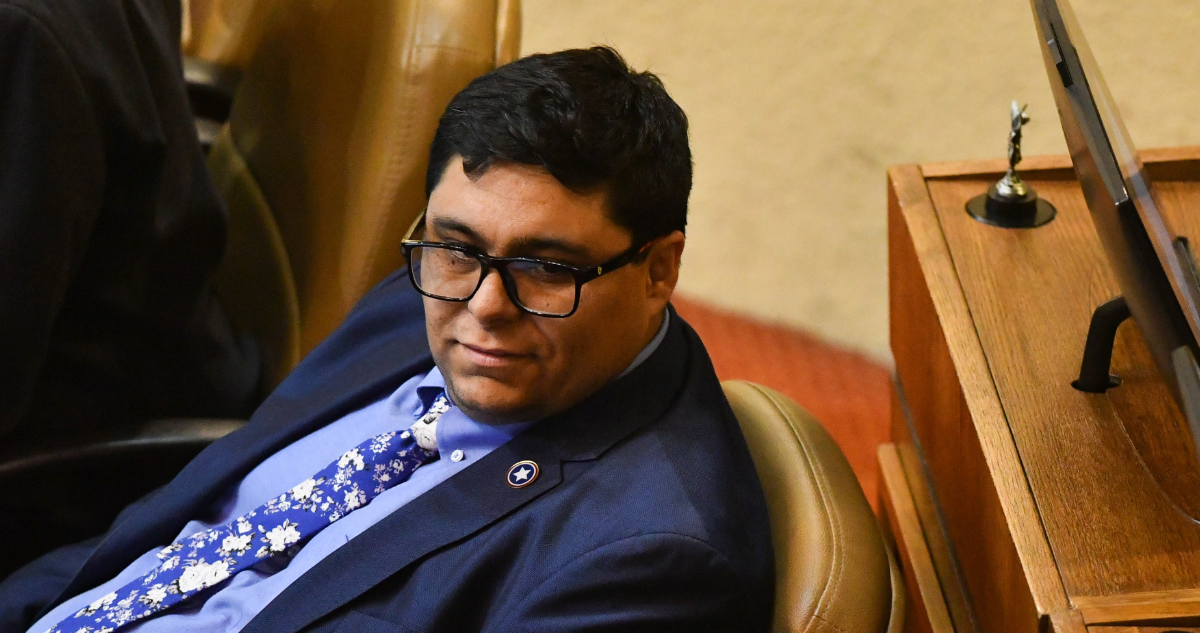 Diputado Meza dice que apoyaría conmutar condenas de reos terminales, incluso a abusadores de menores