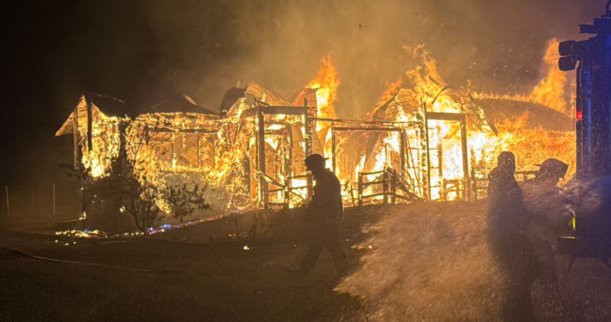 "Ni paz ni entendimiento": RML se adjudica nuevo ataque incendiario que destruyó casa en Cañete