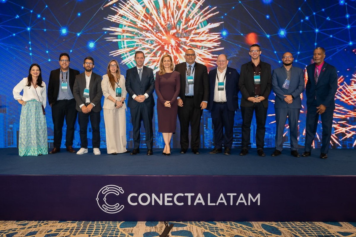 CEO de empresa Mundo Telecomunicaciones recibe premio al "Profesional del año" en Conecta LATAM 2025