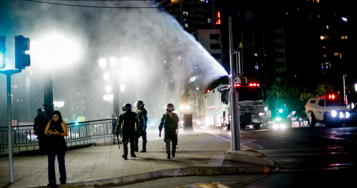 Confirman 12 detenidos tras operativo en Plaza Baquedano por manifestación tras triunfo de Kast