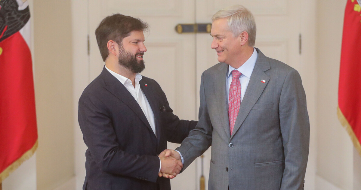 Boric destaca “clima positivo” tras reunión con Kast y compromete colaborar en cambio de Gobierno