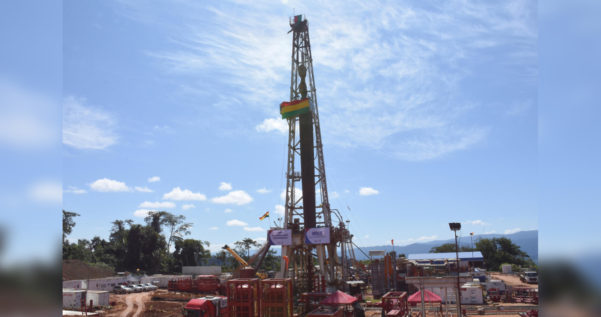 Contrabando de combustible, contratos ilegales y pérdidas sacuden a la petrolera estatal de Bolivia