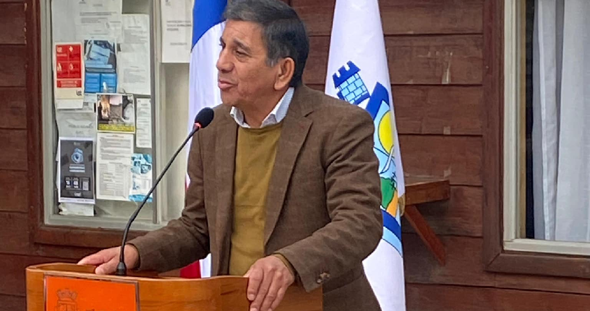 Contraloría detecta 24 funcionarios de la Municipalidad de El Tabo con vínculos con el alcalde Muñoz