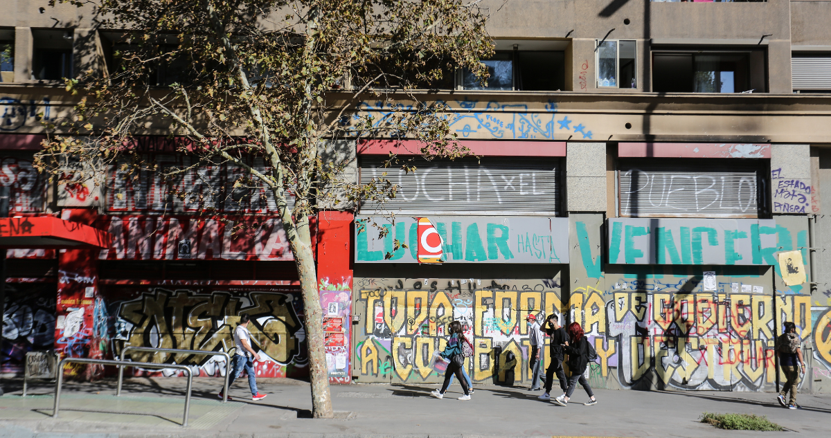 Locales comerciales dañados durante el Estallido Social