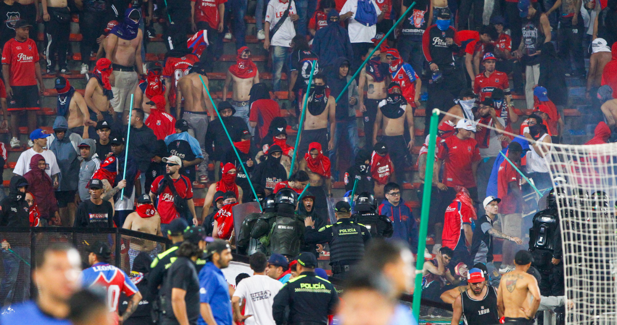 Caos en final de Copa Colombia: hinchas desatan violencia tras victoria de Nacional sobre Medellín