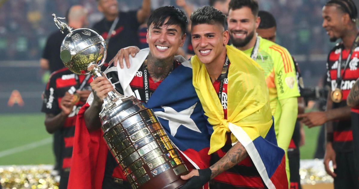 Erick Pulgar lidera el equipo ideal de la Copa Libertadores 2025.