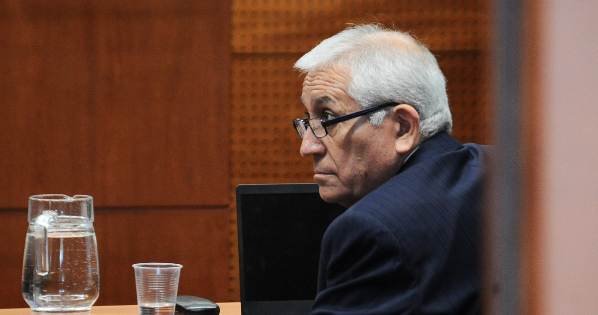 Corte rechaza recurso y deja en prisión preventiva a condenado exdirector de la PDI, Héctor Espinosa