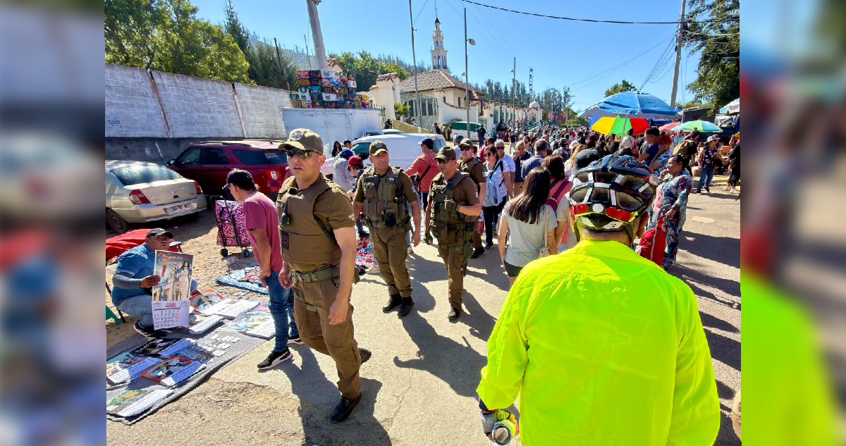 Una persona fue detenida en medio de la peregrinación a Lo Vásquez: tiene orden de detención vigente
