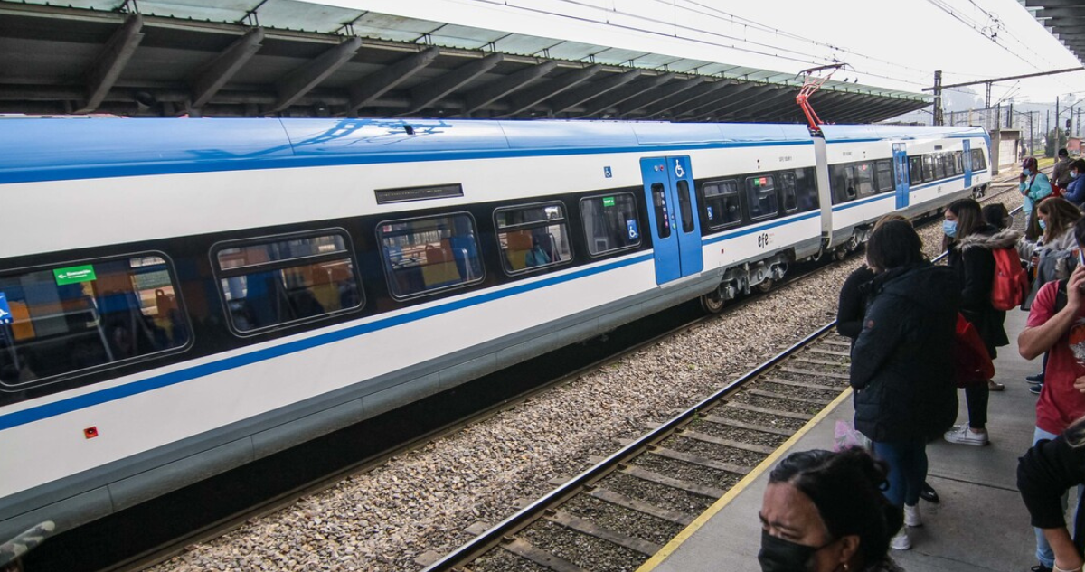 EFE Sur llegó a acuerdo con controladores de tráfico y servicios funcionarán con normalidad este lunes