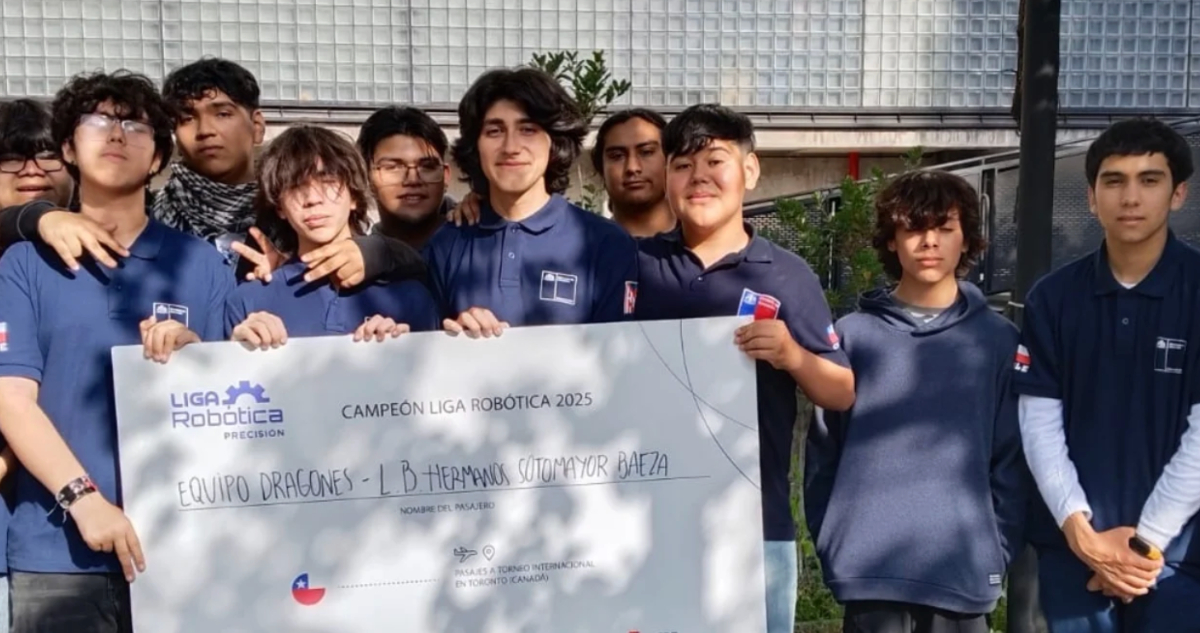 Foto del equipo Dragones, que ganó la Liga Nacional de Robótica