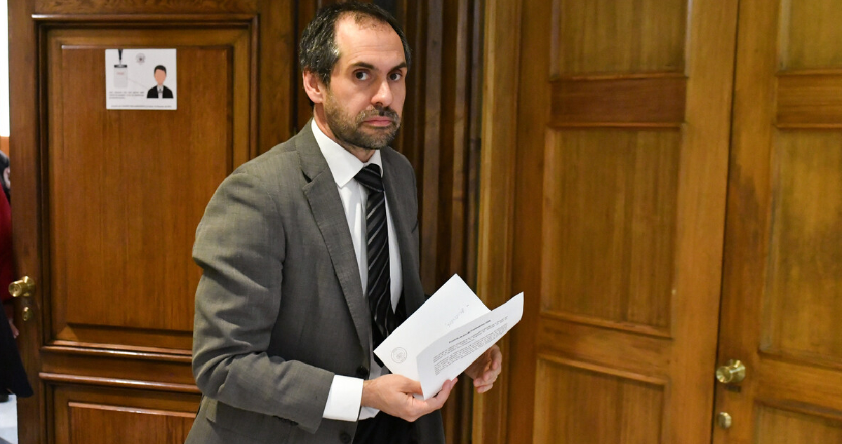 “Eso no es un amarre”: Grau defiende la polémica norma que pone exigencias para despedir funcionarios