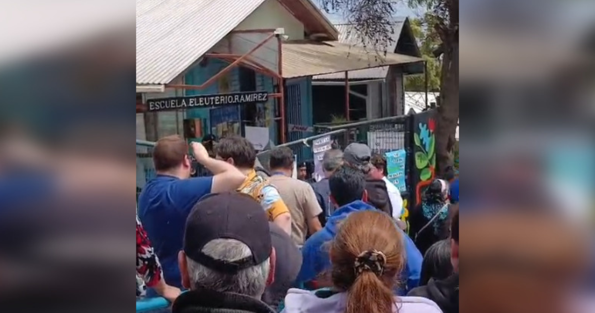 Desalojan local de votación en comuna de Valparaíso por aviso de bomba