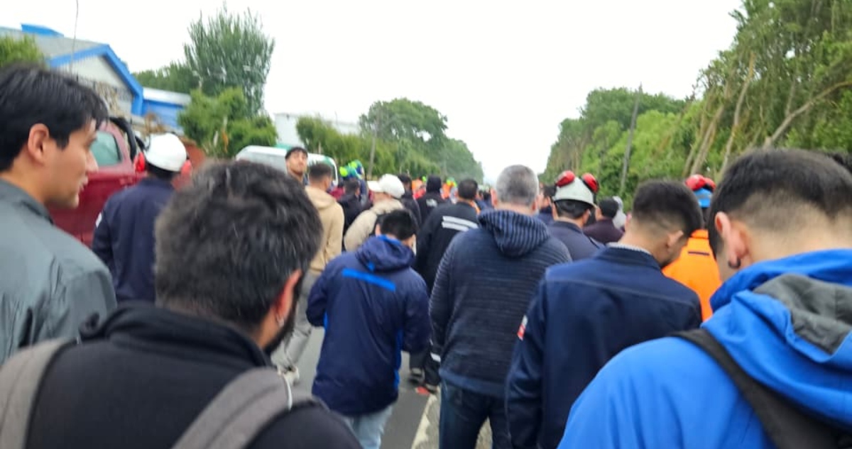 Evacuación de trabajadores de Refinería Enap