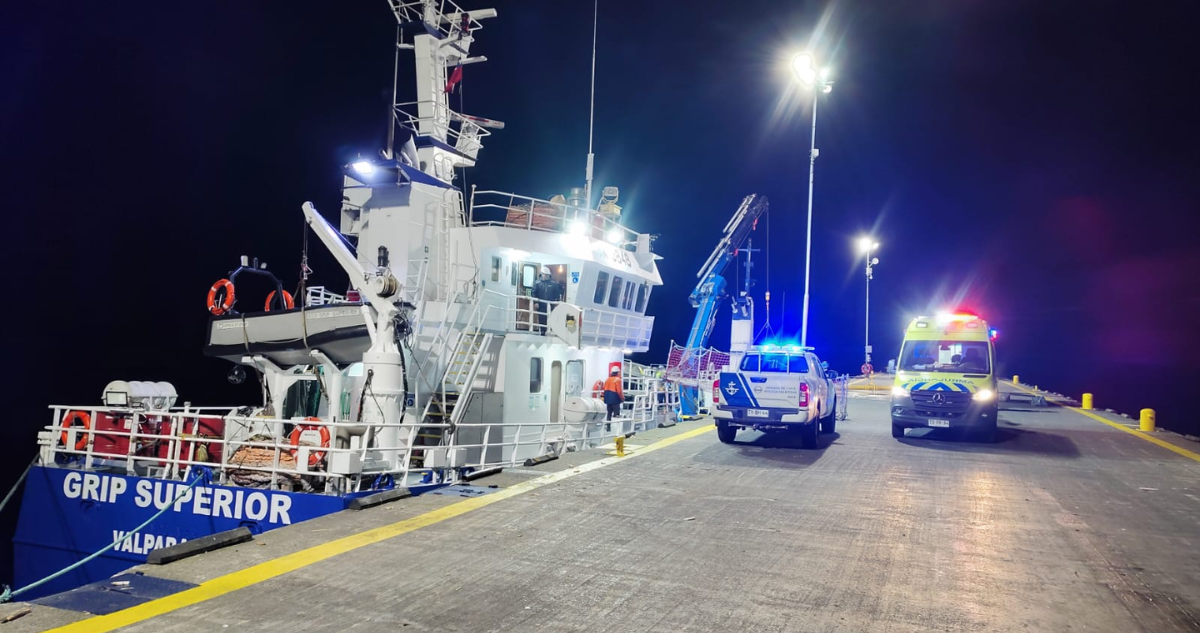 Explosión en embarcación deja dos tripulantes lesionados y con síntomas de amnesia temporal en Quellón