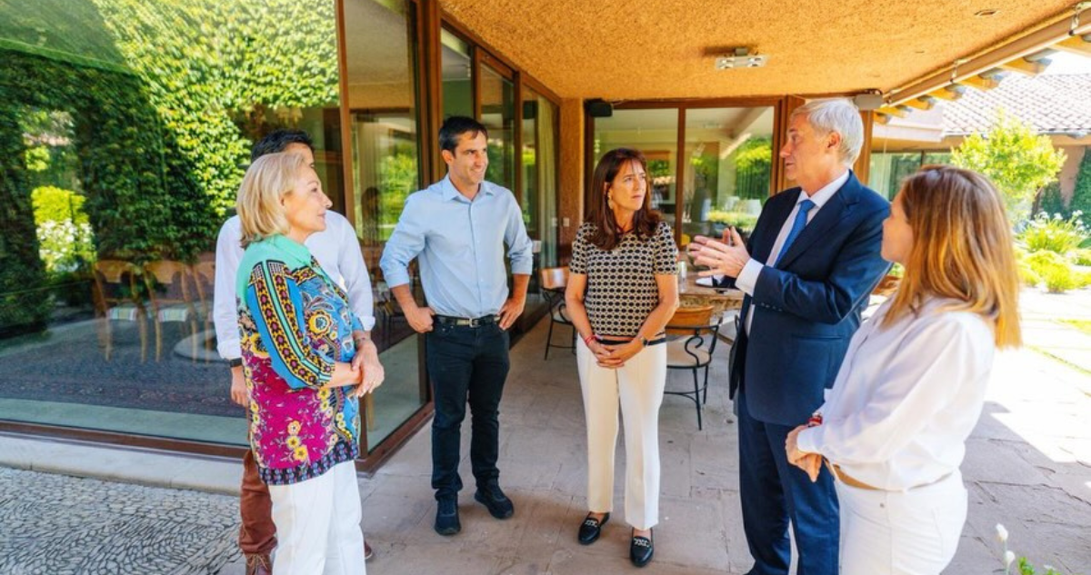 El candidato José Antonio Kast con la familia Piñera Morel.