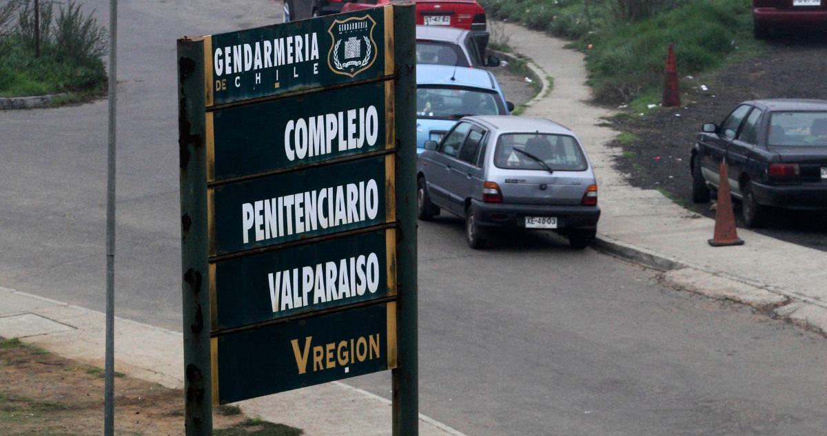 https://media.biobiochile.cl/wp-content/uploads/2025/12/foto-complejo-penitenciario-valpo.png
