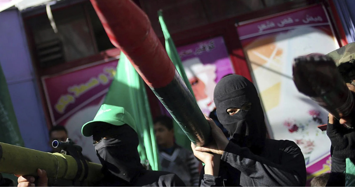 Dos militantes palestinos de las Brigadas Izadin Al Qasam