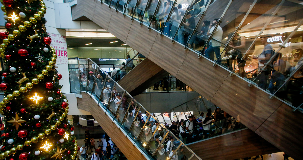 Revisa a qué hora cierran los malls durante el 23 y 24 de diciembre, en la previa de Navidad