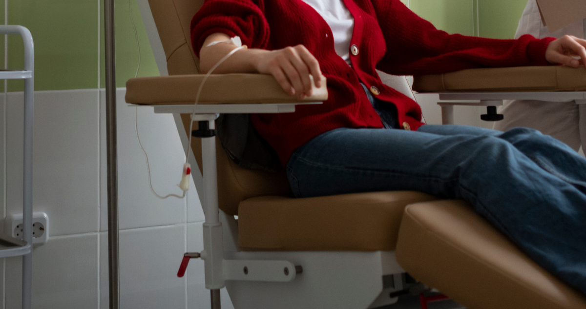 Foto de contexto de sala de oncología