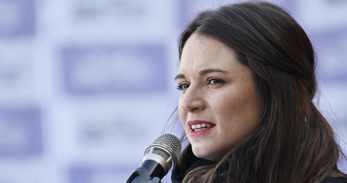 “Parece todo un dilema el de Pía”: Karamanos reaparece y critica el retorno del rol de Primera Dama