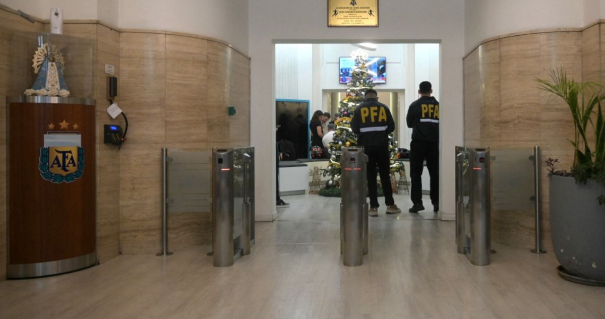Impacto en Argentina: Justicia allana AFA y 17 clubes en medio de investigación por lavado de dinero